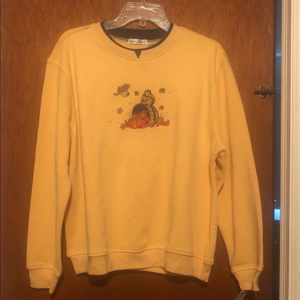 Cozy Gold Graphic Fall Squirrel Women's Sweatshirt